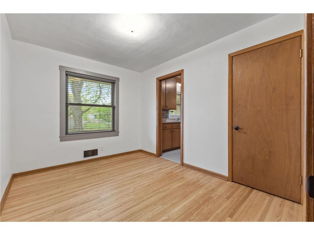 2085 Hamline Avenue N Roseville MN 55113 7075126 image19