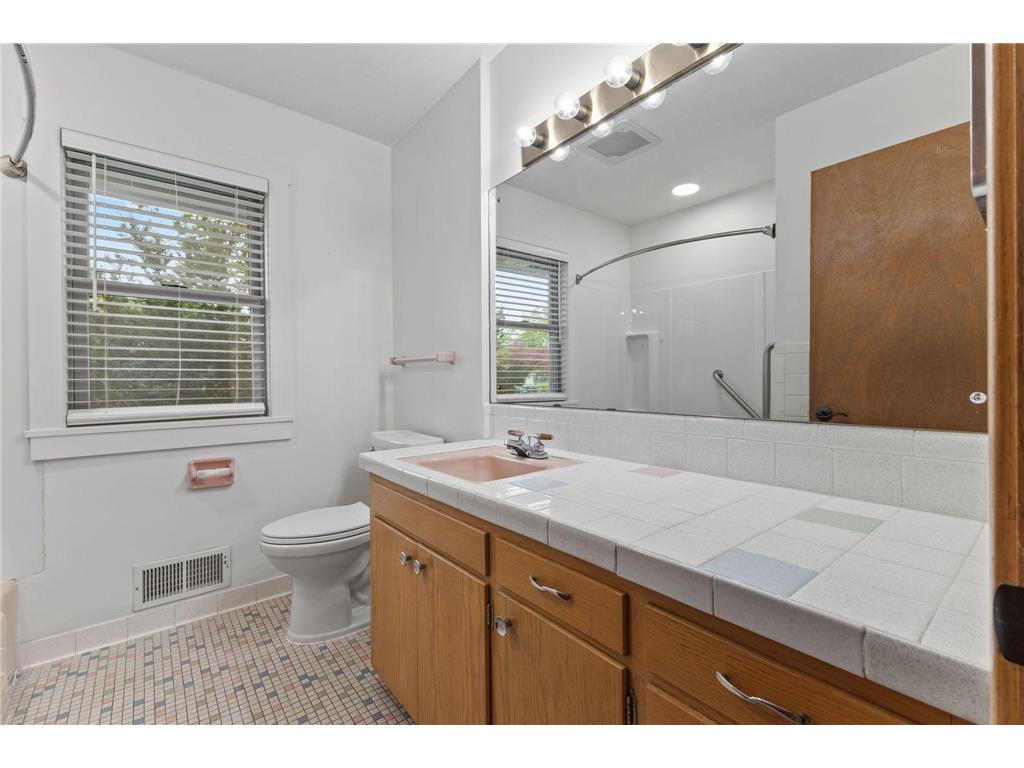 2085 Hamline Avenue N Roseville MN 55113 7075126 image20