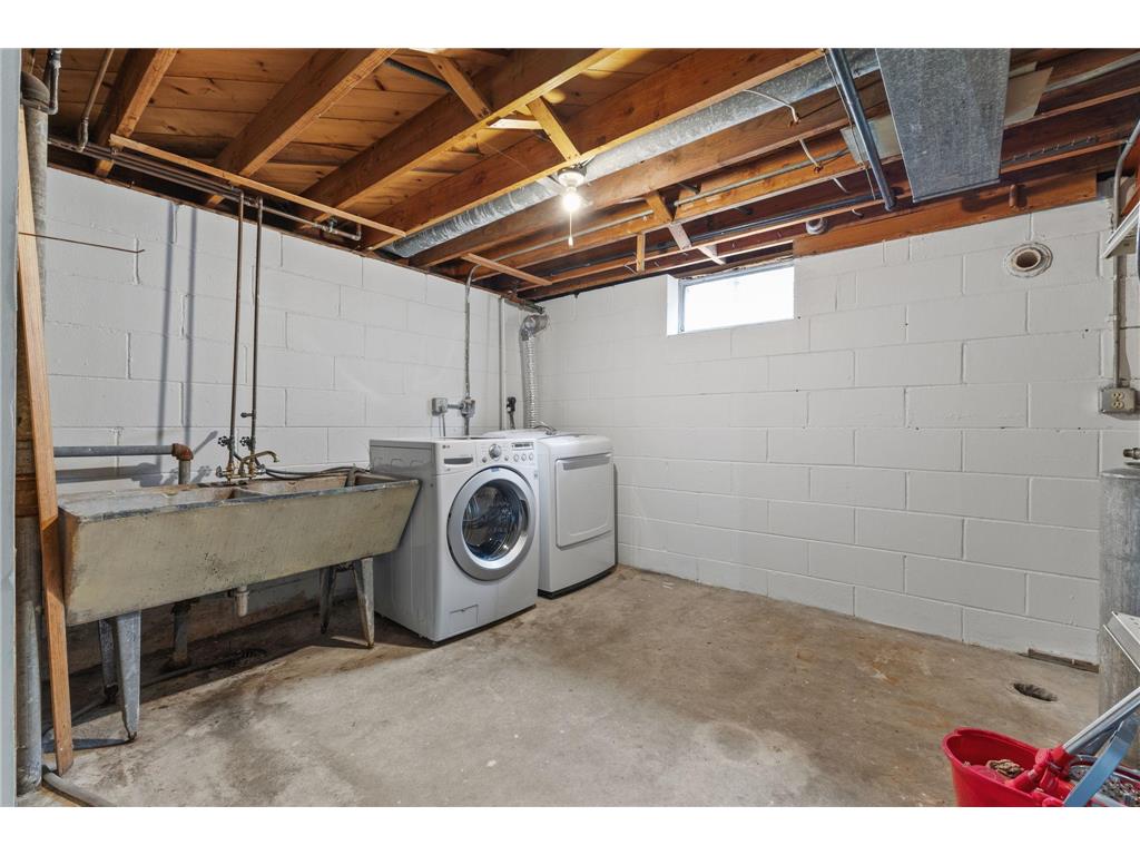 2085 Hamline Avenue N Roseville MN 55113 7075126 image27