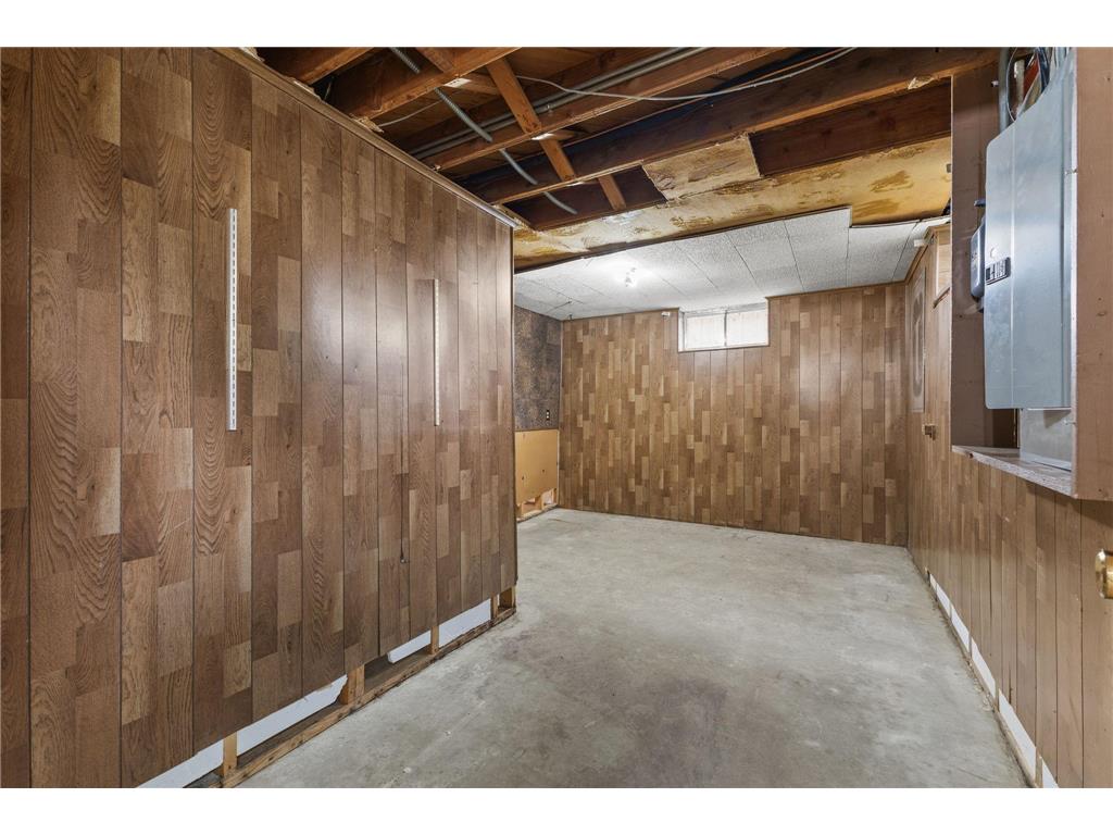 2085 Hamline Avenue N Roseville MN 55113 7075126 image29