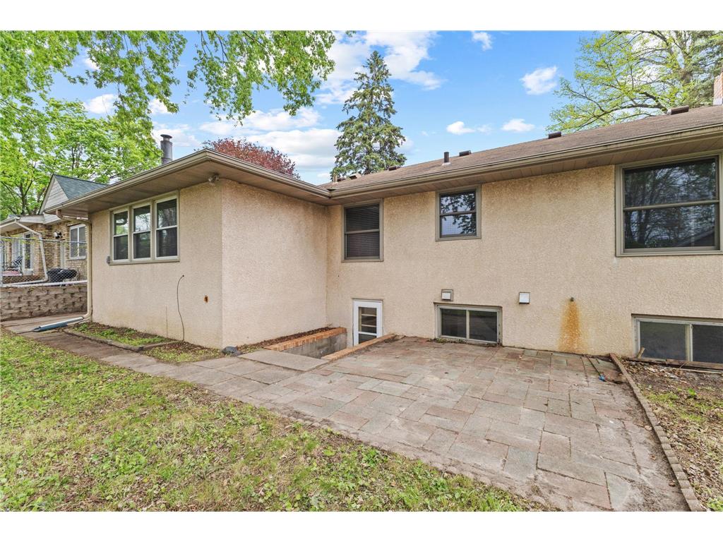 2085 Hamline Avenue N Roseville MN 55113 7075126 image35