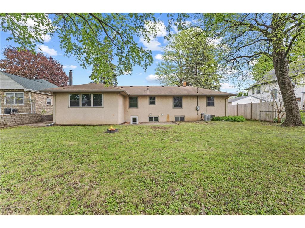 2085 Hamline Avenue N Roseville MN 55113 7075126 image36