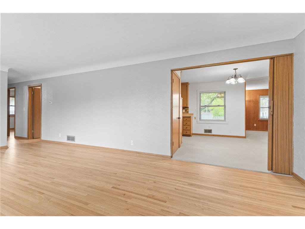 2085 Hamline Avenue N Roseville MN 55113 7075126 image6