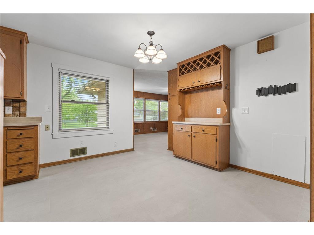 2085 Hamline Avenue N Roseville MN 55113 7075126 image7