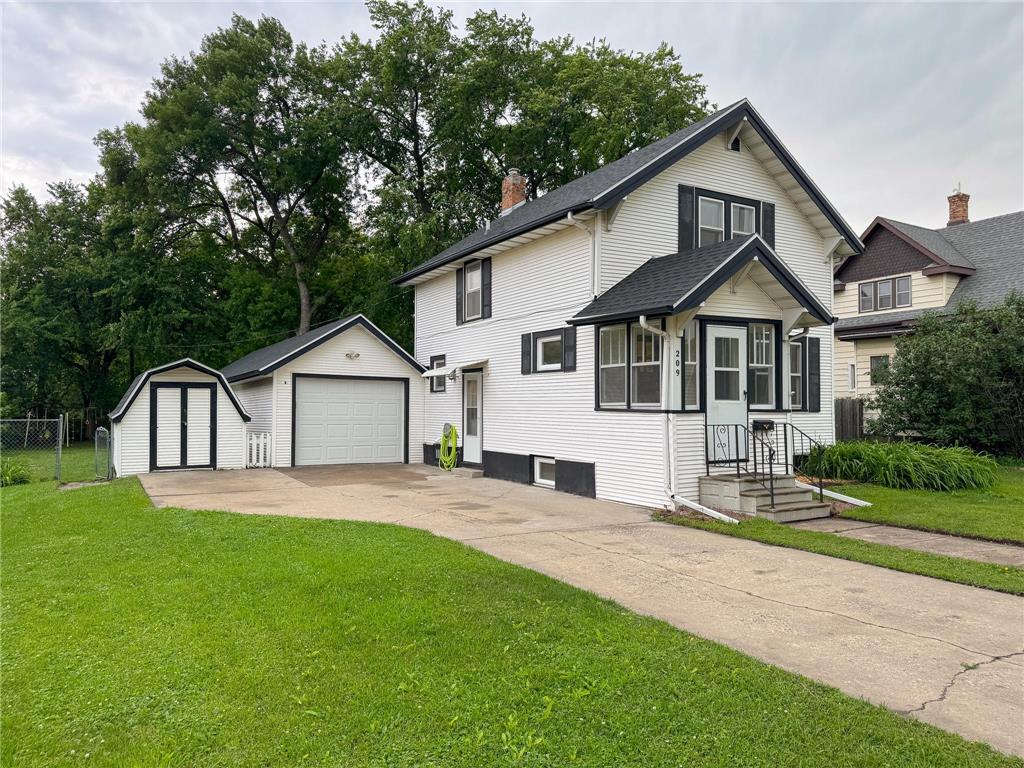 209 11th Street N Moorhead MN 56560 7101559 image1
