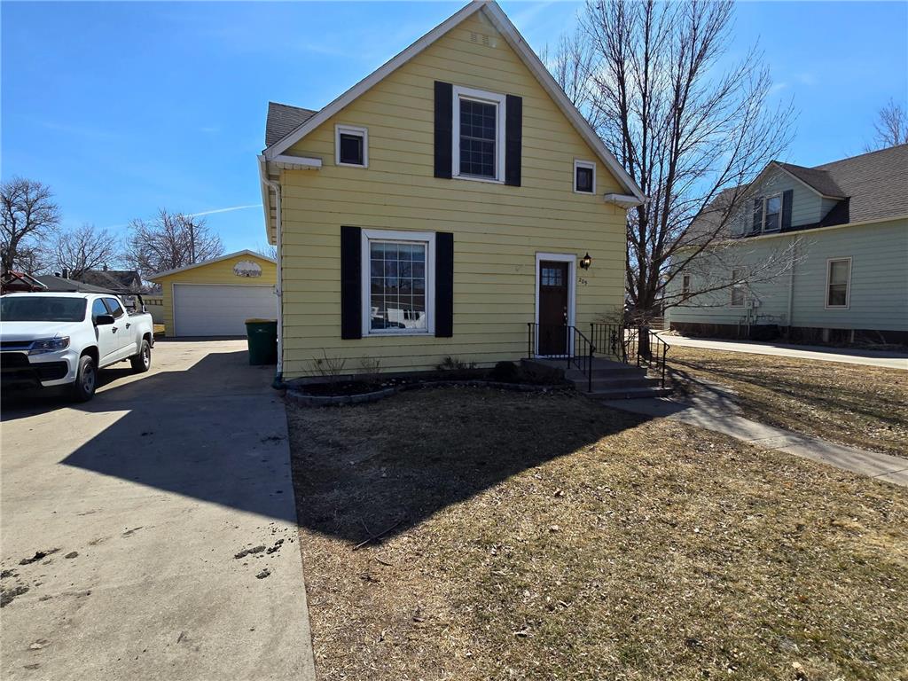 209 1st Avenue SW Hillsboro ND 58045 6702011 image1