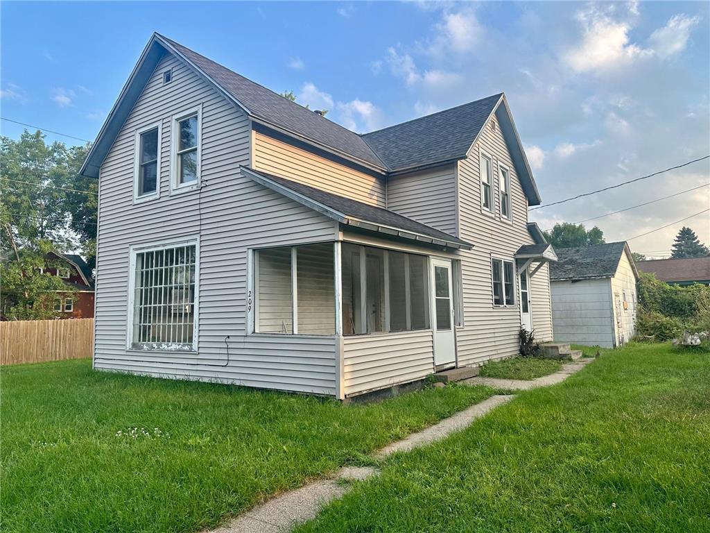 209 2nd Avenue NE Little Falls MN 56345 6588405 image1