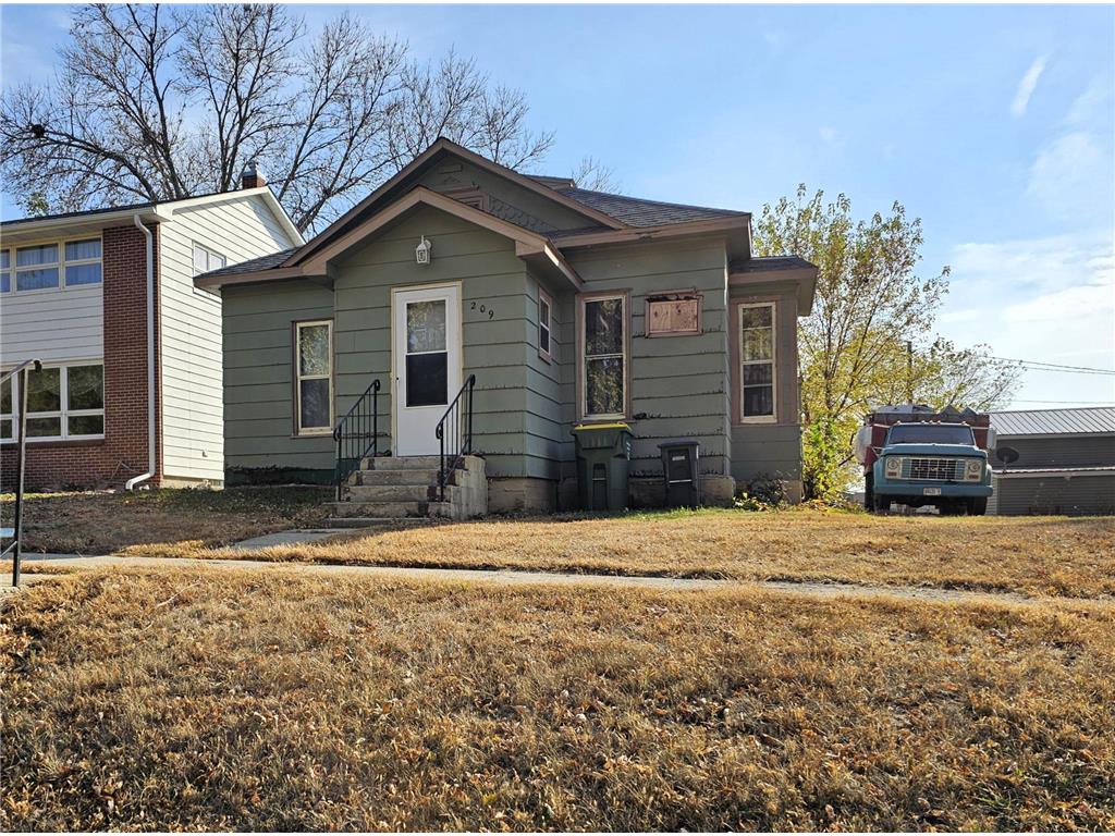 209 2nd St E Jasper MN 56144 6695700 image1