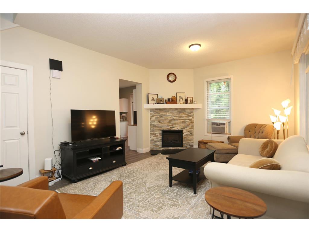 209 4th Street E Carver MN 55315 7090966 image10