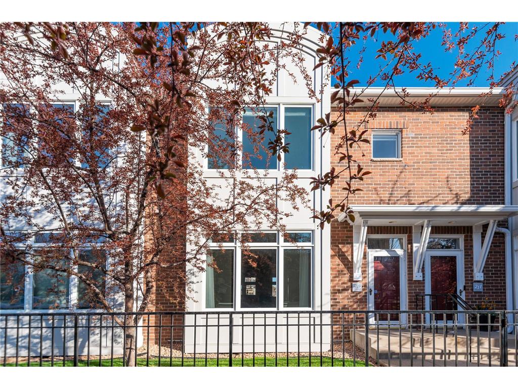 209 Bank Street SE Minneapolis MN 55414 6365803 image1