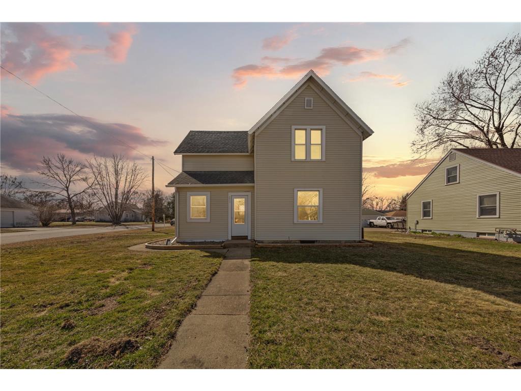 209 Division Street S Morristown MN 55052 7026500 image1