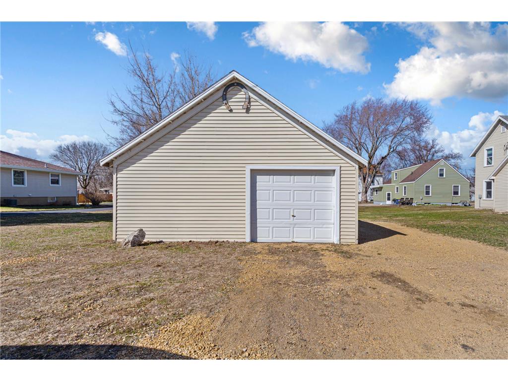 209 Division Street S Morristown MN 55052 7026500 image10