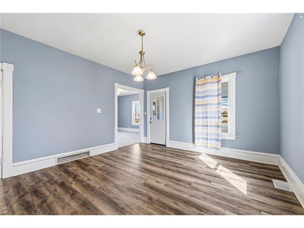 209 Division Street S Morristown MN 55052 7026500 image12