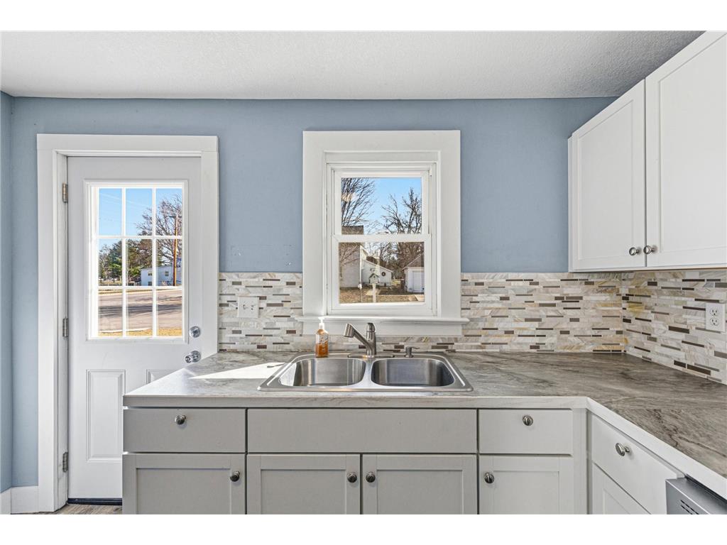 209 Division Street S Morristown MN 55052 7026500 image16