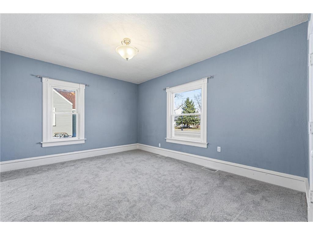 209 Division Street S Morristown MN 55052 7026500 image18