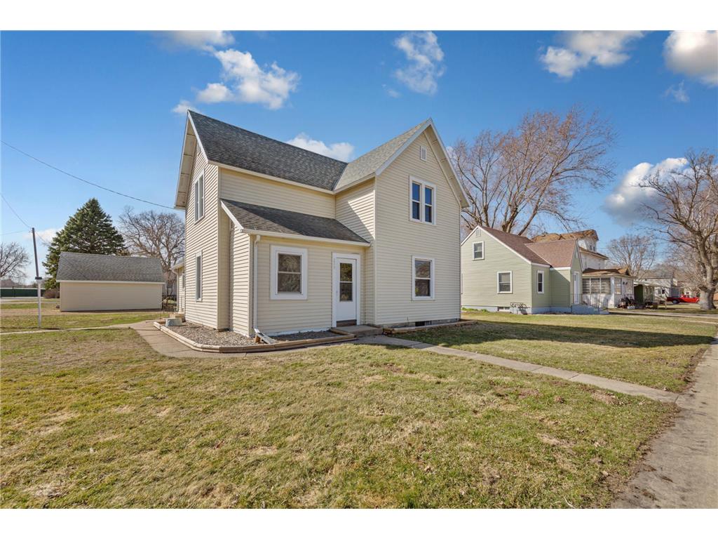 209 Division Street S Morristown MN 55052 7026500 image2