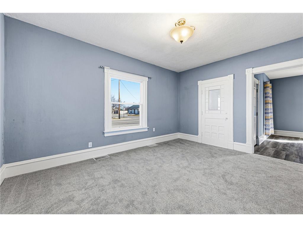 209 Division Street S Morristown MN 55052 7026500 image20