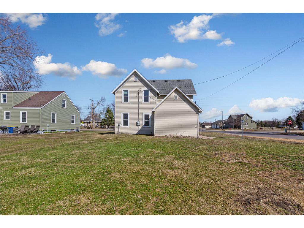 209 Division Street S Morristown MN 55052 7026500 image8