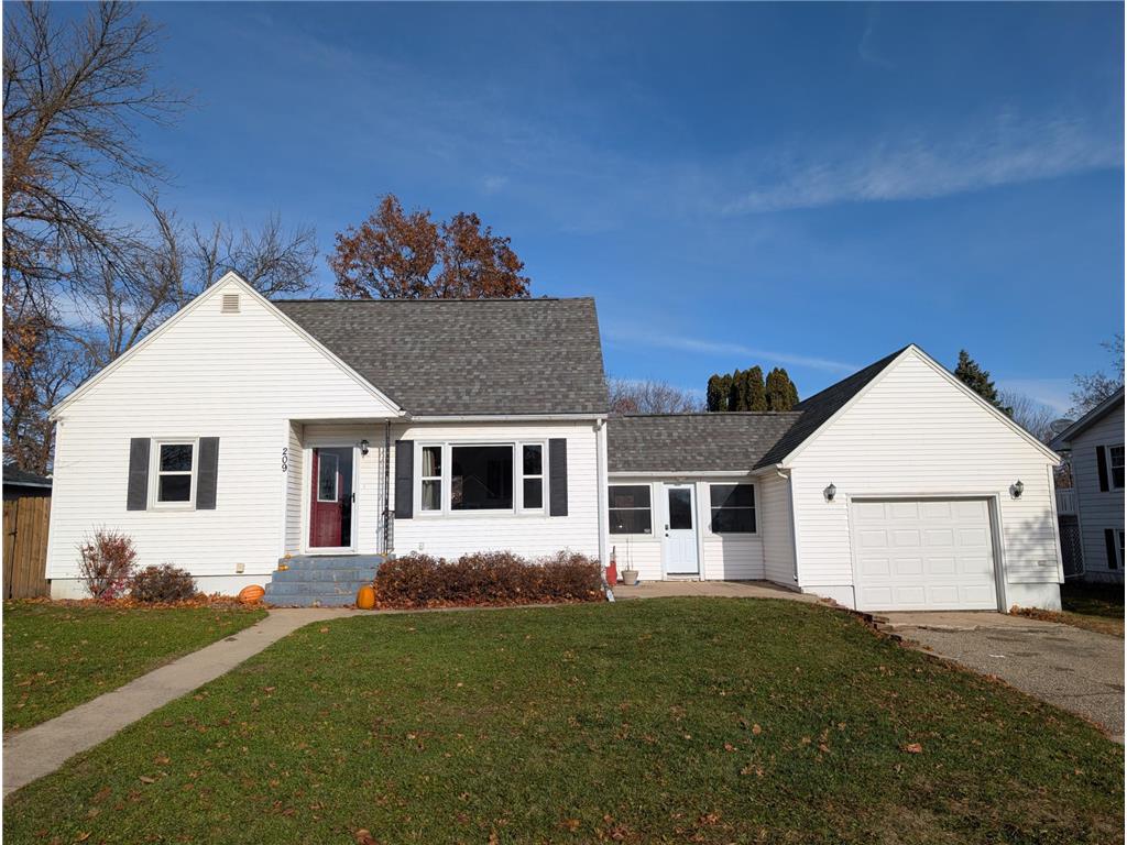 209 E Cabot Street Le Roy MN 55951 6820756 image1