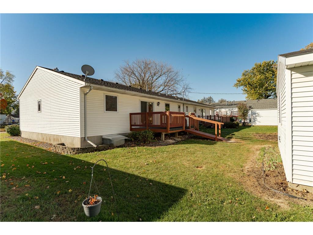 209 E Henry Street Le Roy MN 55951 6806049 image12
