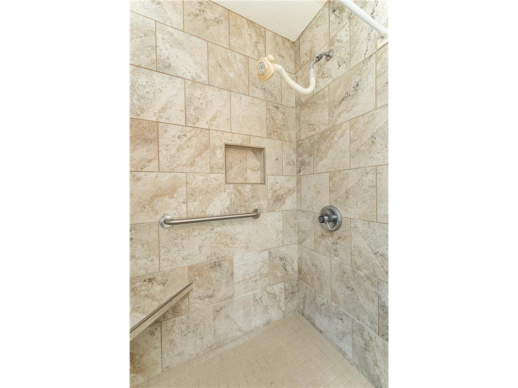 209 E Henry Street Le Roy MN 55951 6806049 image15