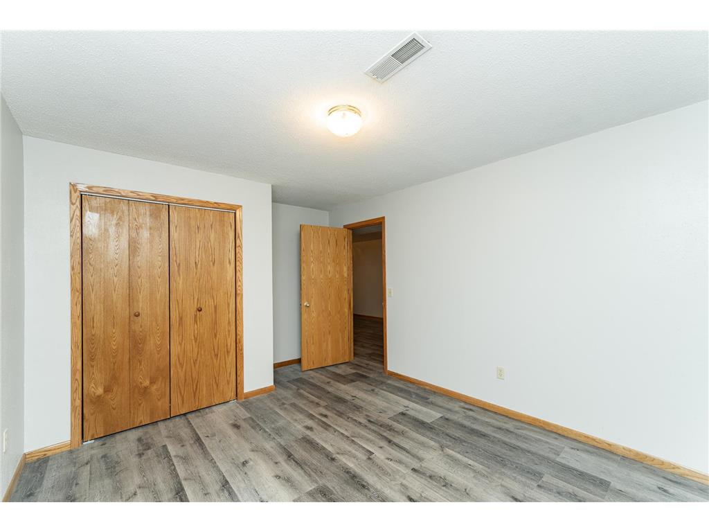 209 E Henry Street Le Roy MN 55951 6806049 image25