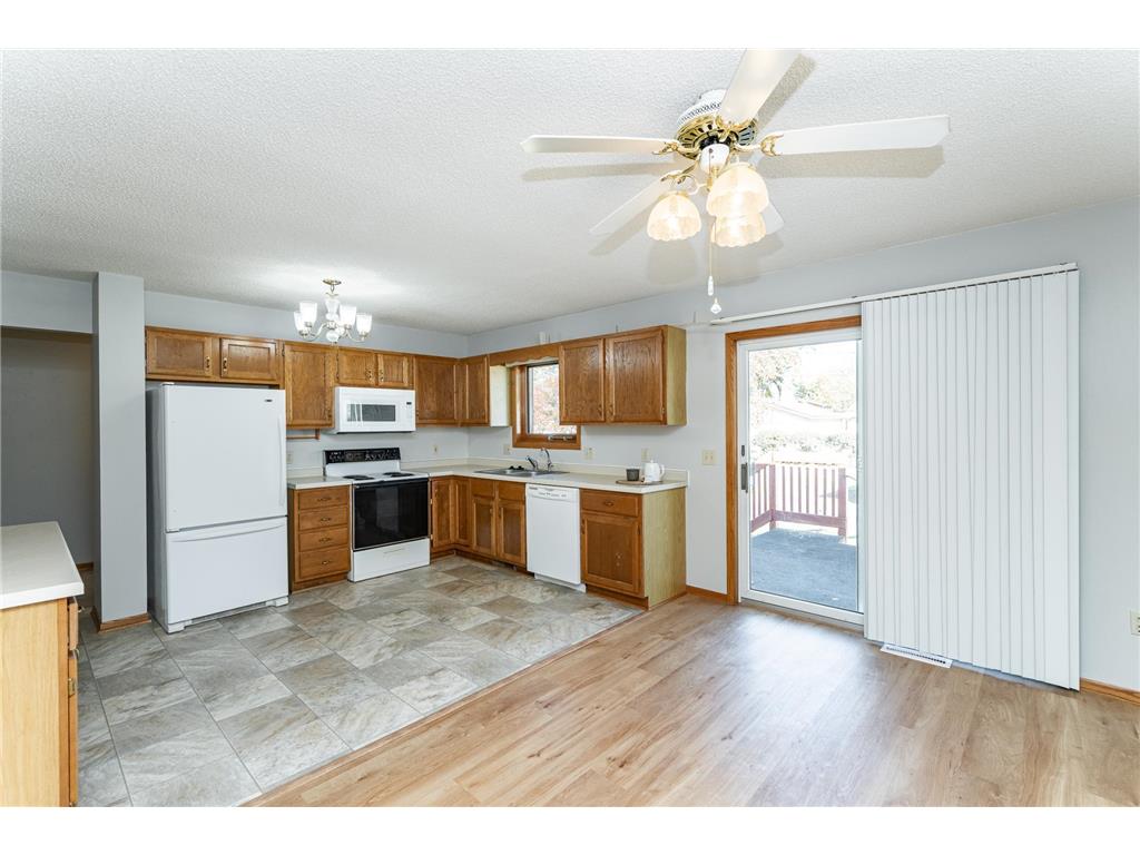 209 E Henry Street Le Roy MN 55951 6806049 image5