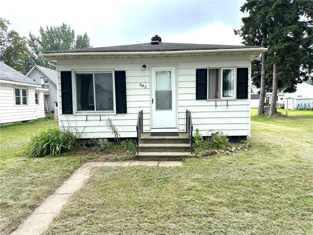 209 E Hibbing Avenue Keewatin MN 55753 6584974 image1