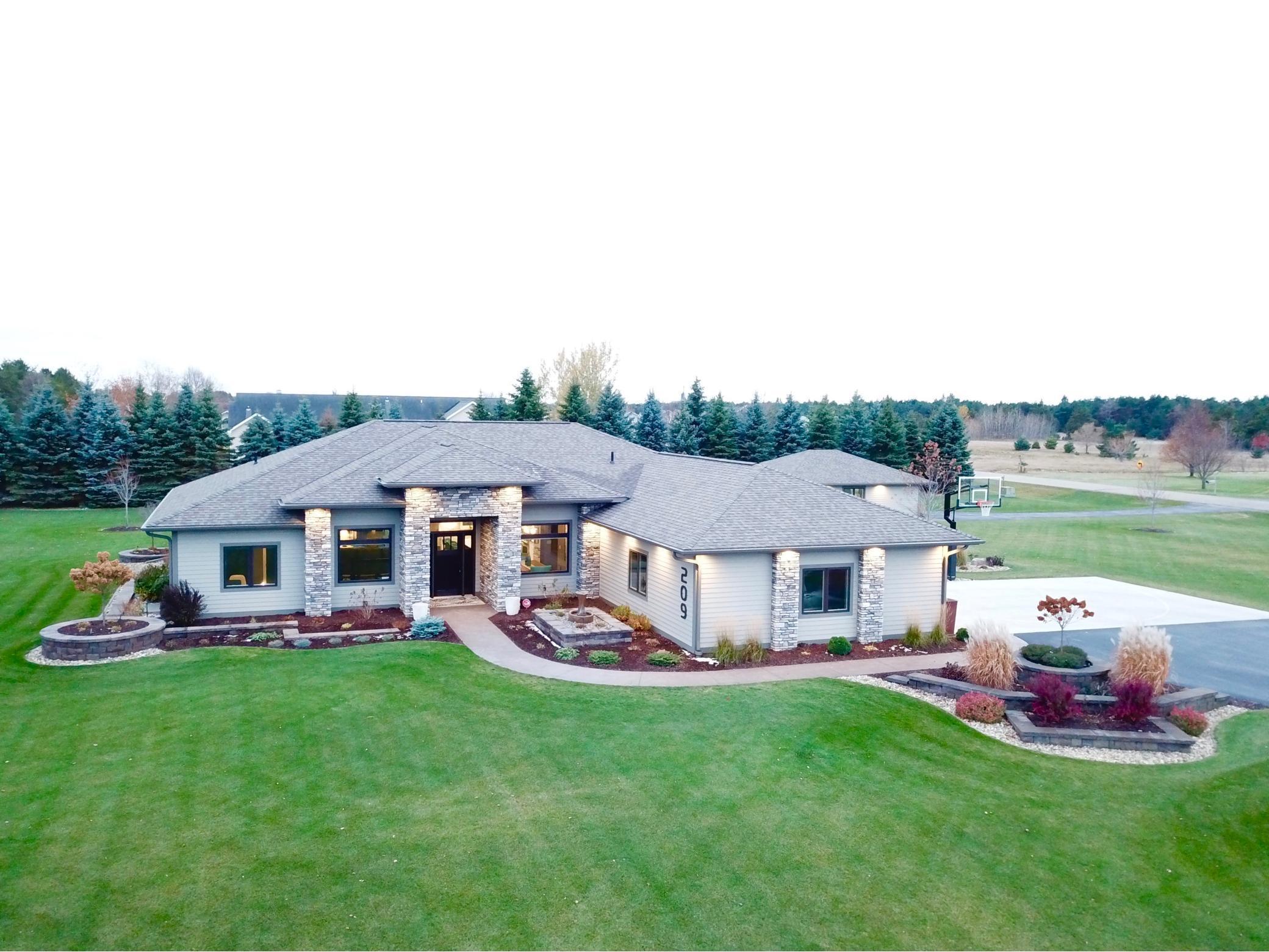 209 Fox Run Perham Mn 56573 Mls 5678004 Edina Realty