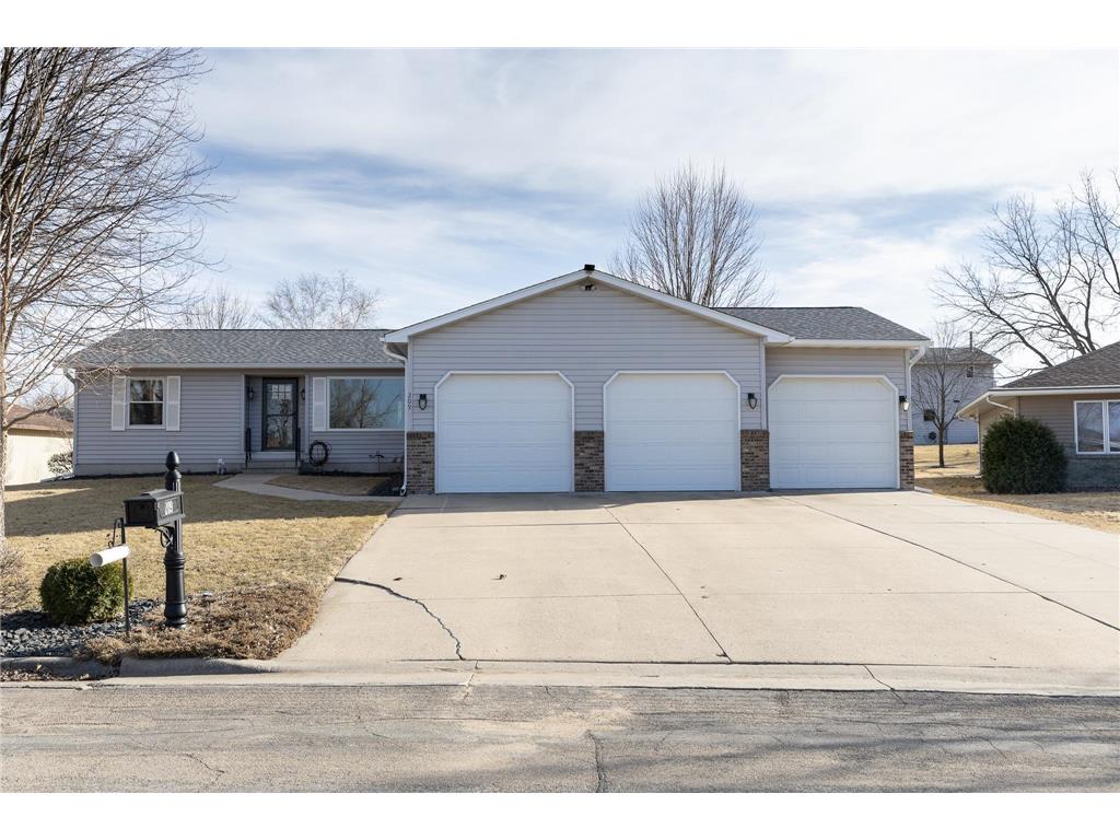 209 Green Lea Lane Albert Lea MN 56007 6692989 image1