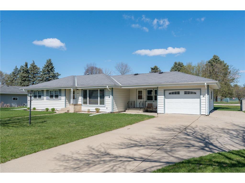 209 Hillcrest Way Le Sueur MN 56058 7058793 image1