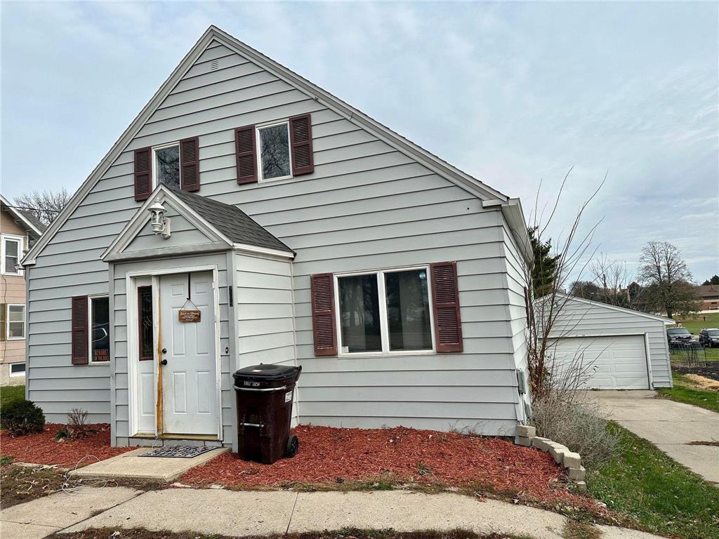 209 Independence Avenue S Clarks Grove MN 56016 6457631 image1