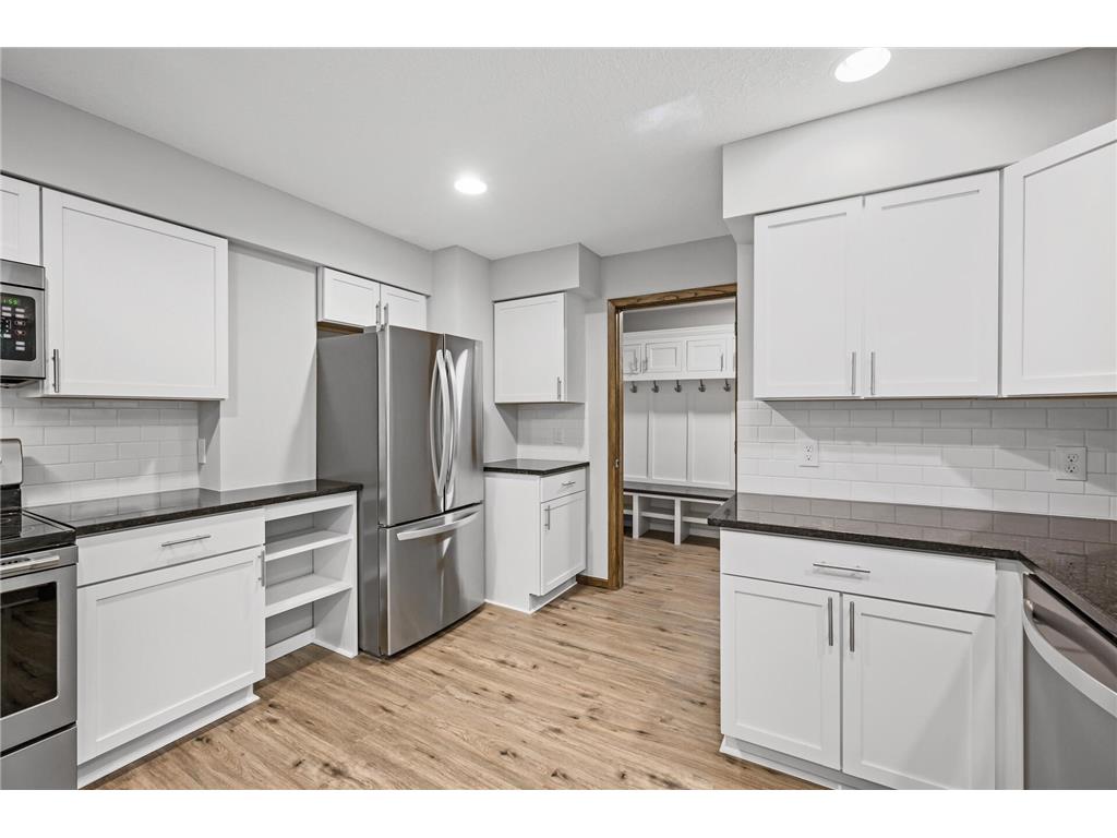 209 Marcin Lane Burnsville MN 55337 6455817 image1