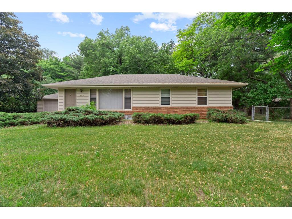 209 Mission Road W Bloomington MN 55420 6382006 image1