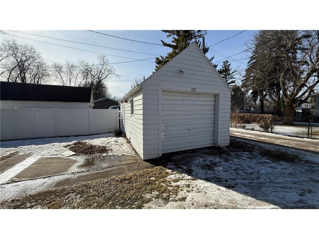 209 N 10th Street Montevideo MN 56265 7018329 image34