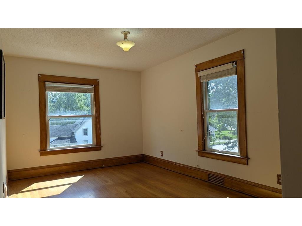 209 Oak Avenue SW Montgomery MN 56069 6788671 image52