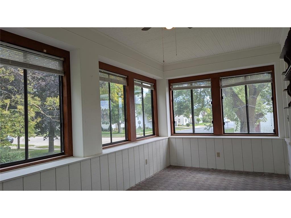 209 Oak Avenue SW Montgomery MN 56069 6788671 image65