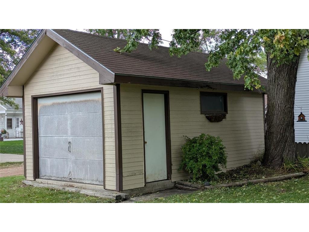 209 Oak Avenue SW Montgomery MN 56069 6788671 image74