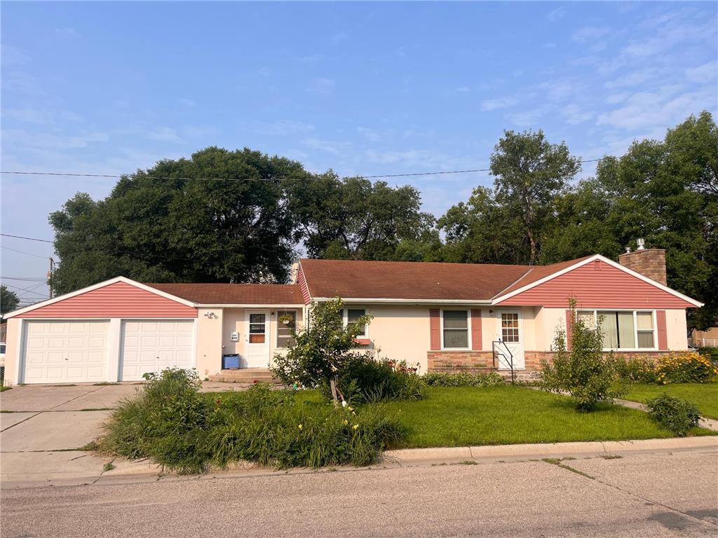 209 Oregon Avenue Morris MN 56267 6765115 image1