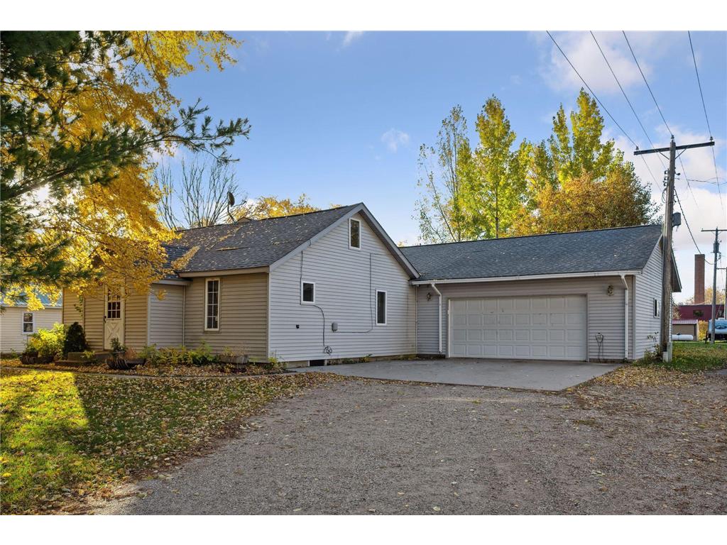 209 W Elm Street Parkers Prairie MN 56361 6421153 image1
