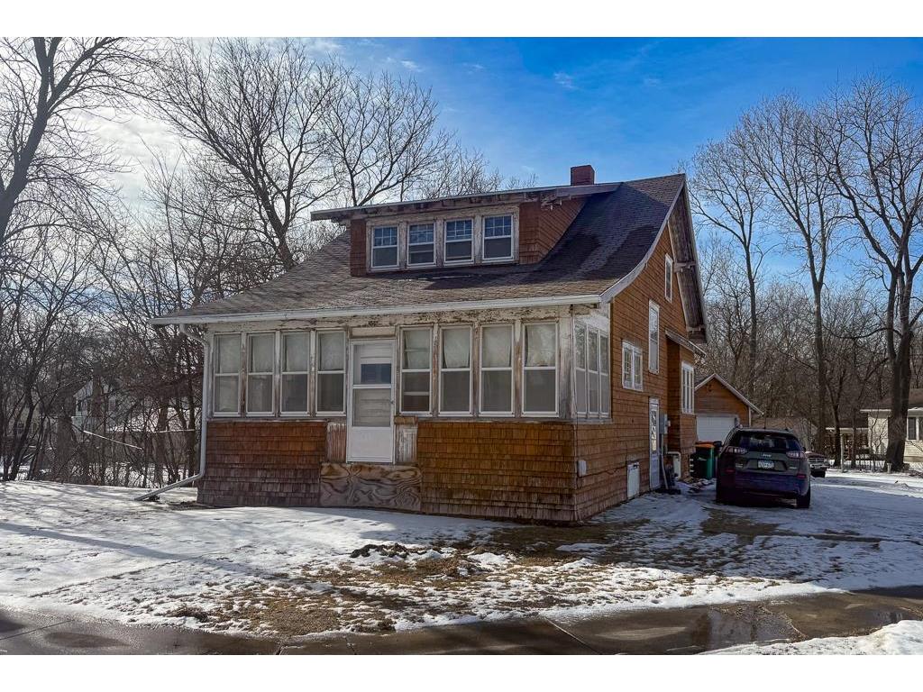 209 Walnut Street Marshall MN 56258 7013471 image1