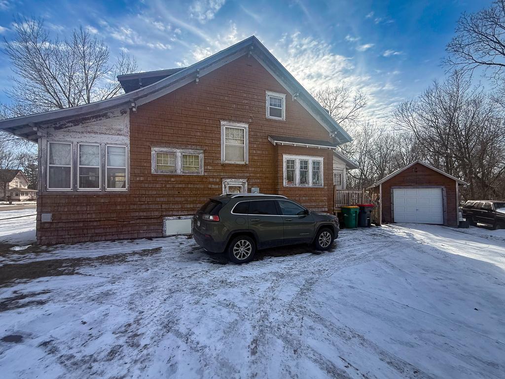 209 Walnut Street Marshall MN 56258 7013471 image2