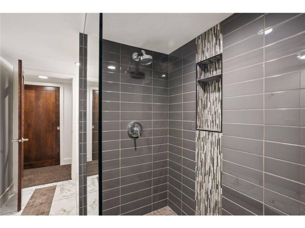 209 Westwood Drive N Golden Valley MN 55422 6682760 image30