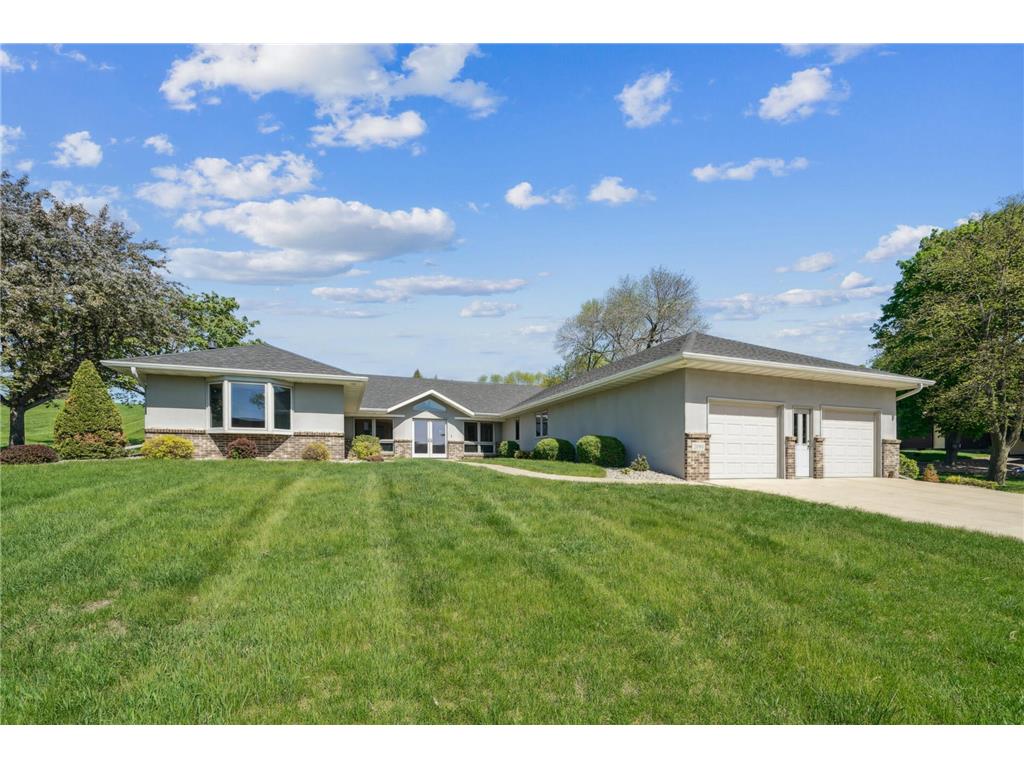 2090 Knollwood Drive Fairmont MN 56031 - Hall 6713237 image1
