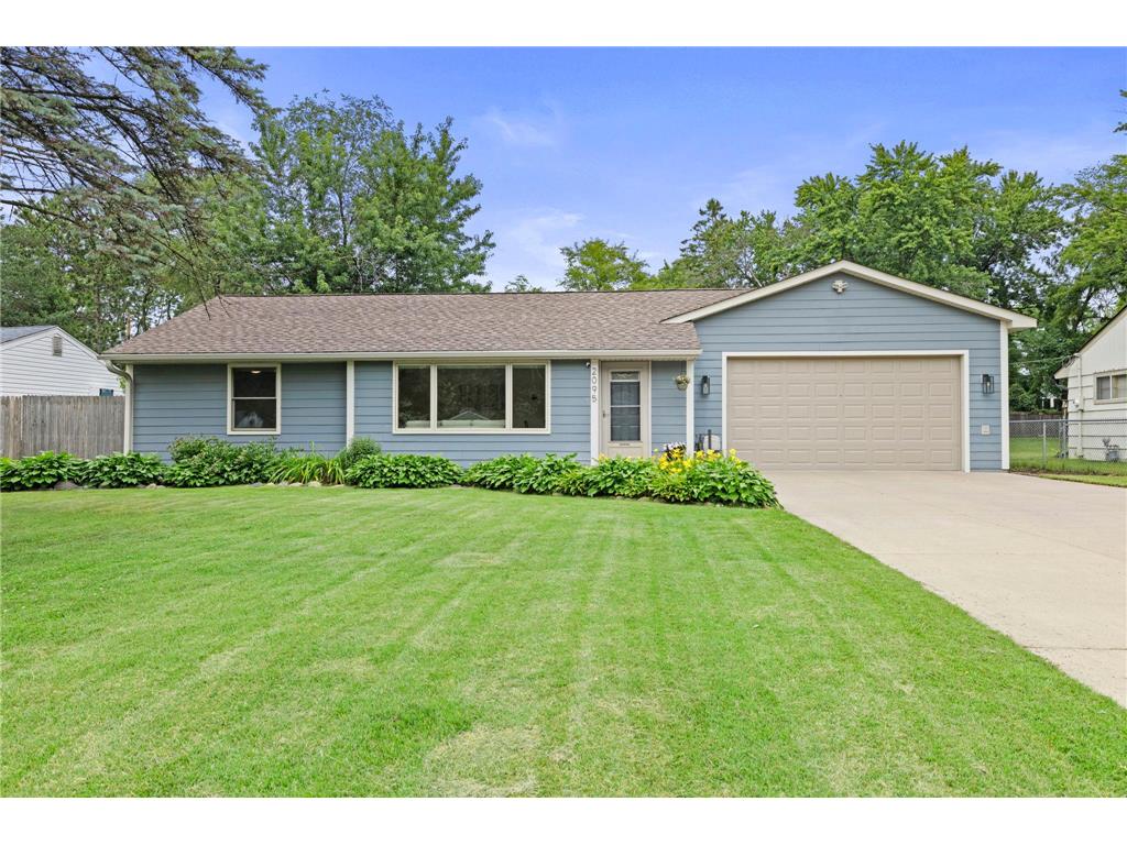 2095 Blomquist Avenue White Bear Lake MN 55110 7103474 image1