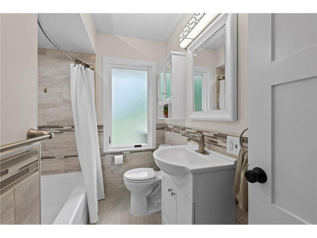 2095 Blomquist Avenue White Bear Lake MN 55110 7103474 image17