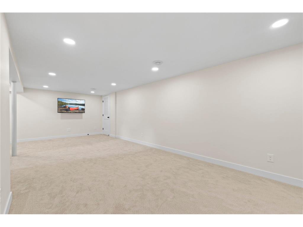 2095 Blomquist Avenue White Bear Lake MN 55110 7103474 image31