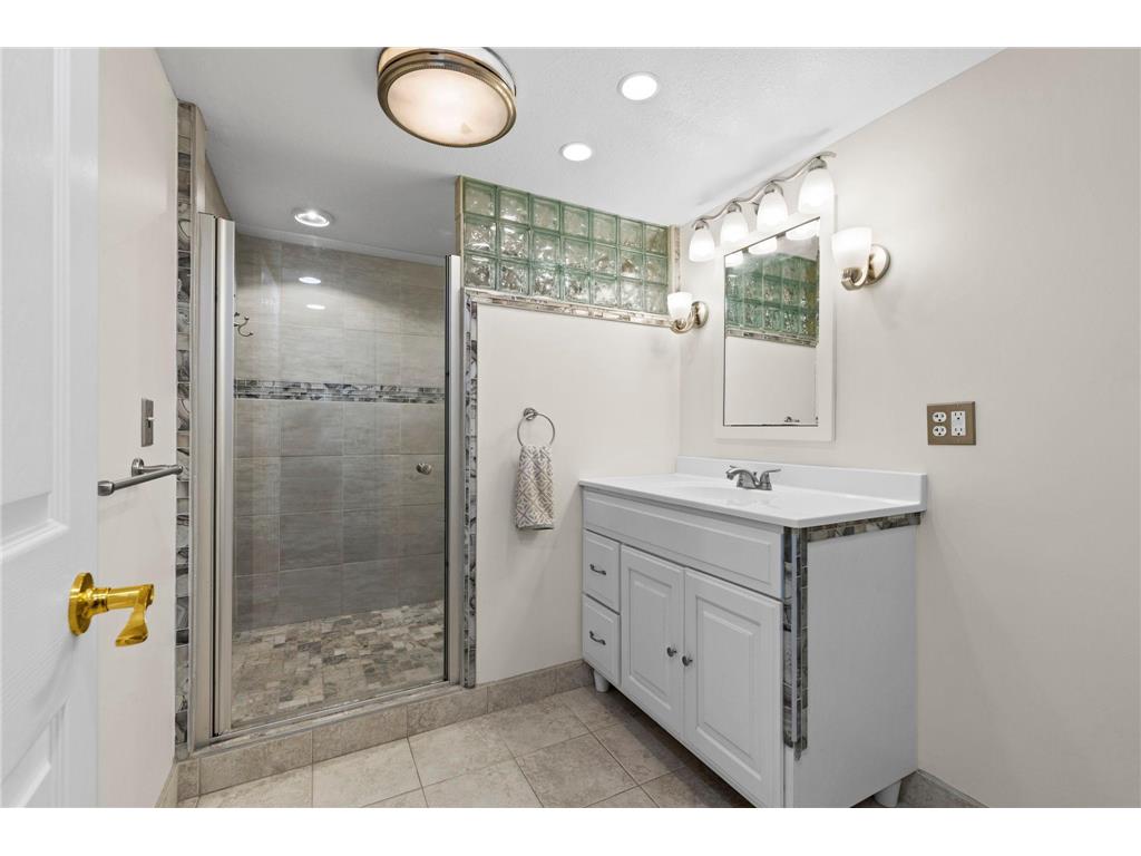 2095 Blomquist Avenue White Bear Lake MN 55110 7103474 image33