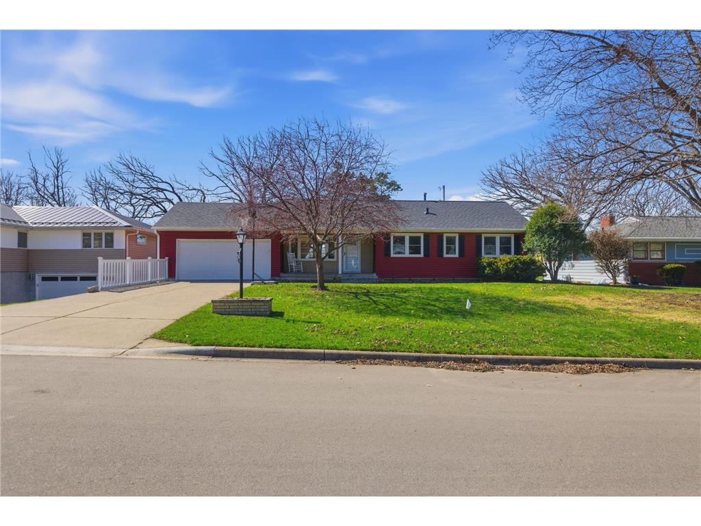 2095 Fairways Lane Roseville MN 55113 7056779 image1