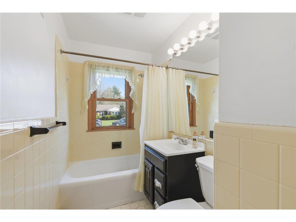 2095 Fairways Lane Roseville MN 55113 7056779 image18